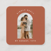 Carte D'accompagnement Terracotta Arch Couple Photo QR Code Wedding RSVP (Devant)