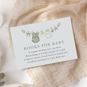 Carte D'accompagnement Vêtements de bébé fille sur corde à linge Baby Sho