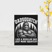 Carte Dadsquatch comme un papa normal plus squatchy (Fleur jaune)