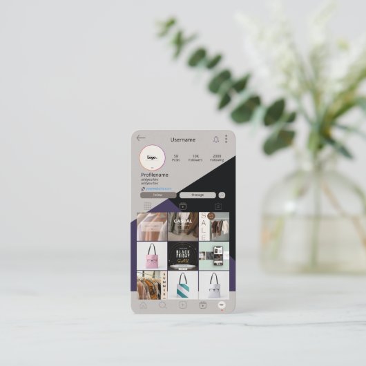 Carte d'affaires verte Instagram Carte de visite Q (Debout devant)