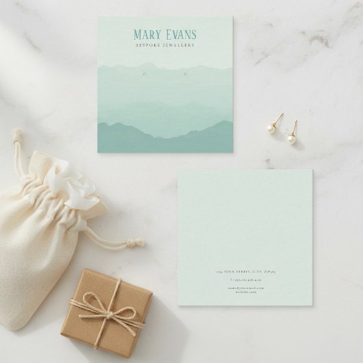 Carte d'affichage carré pour les montagnes vertes