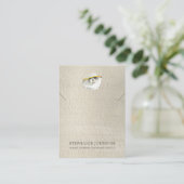 Carte d'affichage du collier de coquillages en per (Debout devant)