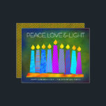 Carte d'amour pour la paix Hanoukka Boho Budget<br><div class="desc">"Paix, amour et lumière." Une illustration ludique, moderne et artistique de bougies motifs de saumons dans une menorah vous aide à inaugurer les vacances de Hanoukka. Des bougies bleues assorties de motifs de fausse feuille colorés recouvrent un arrière - plan texturé vert profond et riche. Faux en cuivre feuille de...</div>
