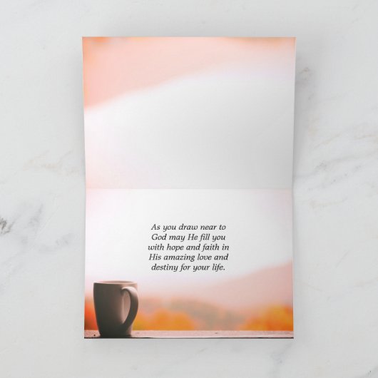 Carte Daniel 2:21-22 Il change les temps et les saisons (Intérieur)