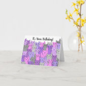 Carte d'anniversaire avec de nombreux chats violet (Fleur jaune)