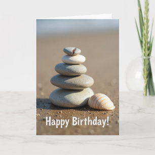 Carte d'anniversaire avec empilement de pierres se