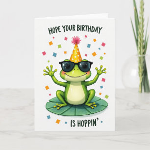 Carte d'anniversaire d'amphibien jubilant