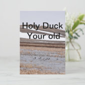 Carte d'anniversaire de la chasse au canard drôle. (Debout devant)