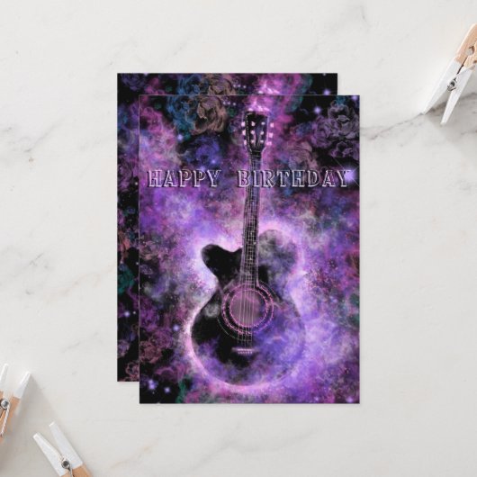 Carte d'anniversaire de la guitare musicale (Devant/Arrière en situation)