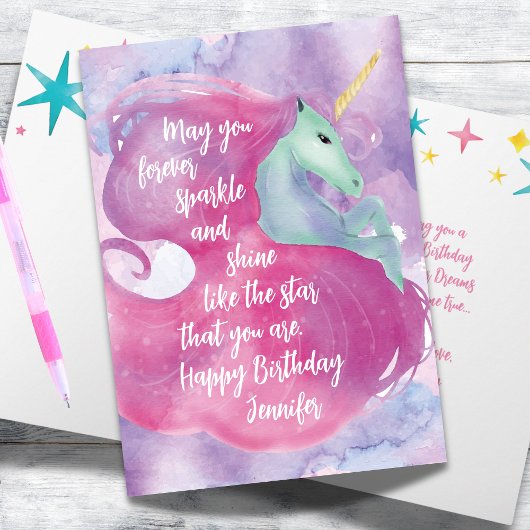 Carte d'anniversaire de la licorne magique pour le