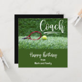 Carte d'anniversaire de tennis avec balle pour ent (Devant/Arrière en situation)