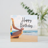 Carte d'anniversaire de yoga pour les amateurs de  (Debout devant)