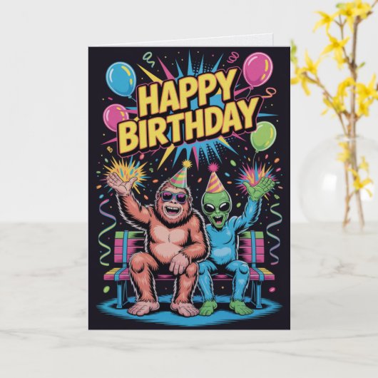 Carte d'anniversaire drôle de Bigfoot Alien Crypti (Fleur jaune)