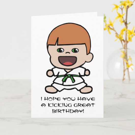 Carte d'anniversaire du karaté du garçon mignon (Fleur jaune)