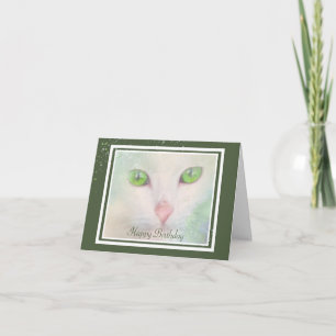 Carte d'anniversaire d'un chat blanc élégant aux y