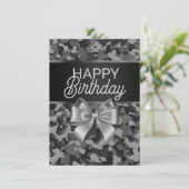 Carte d'anniversaire Gray Camo & Bow (Debout devant)