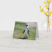 Carte d'anniversaire heureuse de pingouin ! (Fleur jaune)