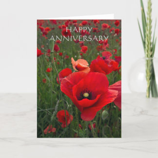 Carte d'anniversaire joyeux du champ de pavot