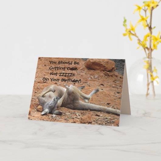 Carte d'anniversaire Kangaroo couché (Fleur jaune)