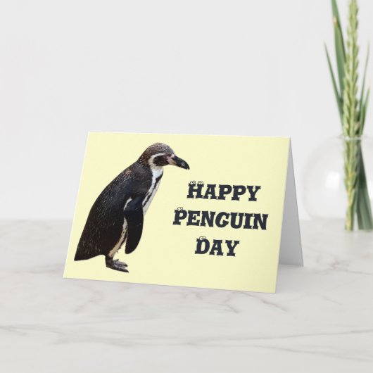 Carte d'anniversaire mignonne de pingouin noir et  (Devant)
