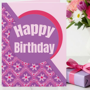 Carte d'anniversaire moderne avec des carrés viole