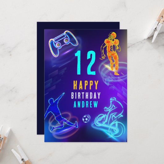 Carte d'anniversaire pour garçon personnalisé impr (Devant/Arrière en situation)