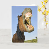 Carte d'anniversaire riante de cheval (Fleur jaune)