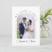 Carte d'annonce de mariage moderne et élégante ave (Debout devant)