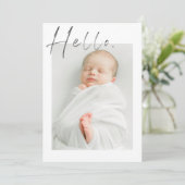 Carte d'annonce de naissance bébé minimaliste (Debout devant)