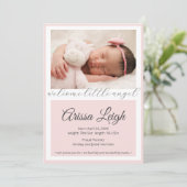 Carte d'annonce de naissance de petite fille au jo (Debout devant)