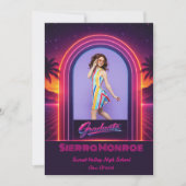 Carte d'annonce de remise de diplôme rétro synthwa (Devant)