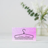 Carte D'appel Porte-vêtements rose élégant (Debout devant)