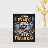 Carte Day Is Trash Day Raccoon Lover Trashed Racoon Anim (Fleur jaune)
