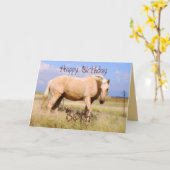 Carte de cheval de palomino de joyeux anniversaire (Fleur jaune)