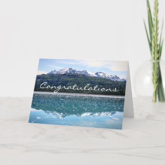 Carte de congratulation par réflection de montagne