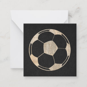 Carte De Correspondance Bal de soccer d'art avec papier journal sur noir