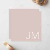 Carte De Correspondance Blush Rose Chic Monogramme Initiales Géantes (Devant/Arrière en situation)