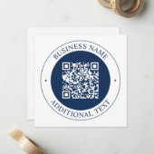 Carte De Correspondance Code QR & Texte personnalisables | Bleu marine fon (Devant/Arrière en situation)