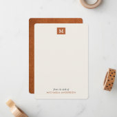 Carte De Correspondance Marron Moderne Cuir Monogramme & Nom (Devant/Arrière en situation)