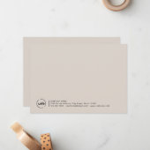 Carte De Correspondance Professionnel Moderne Logo d'entreprise Beige (Devant/Arrière en situation)