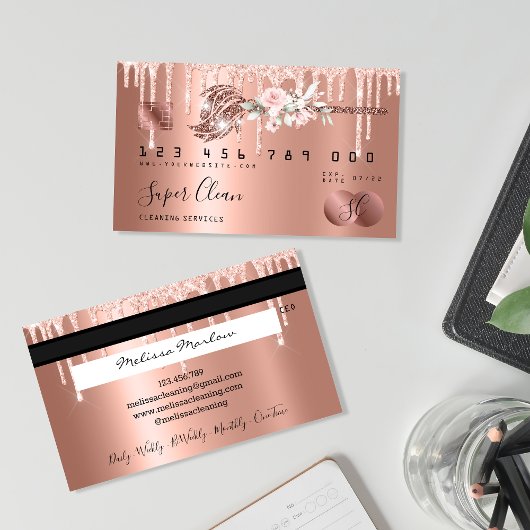 Carte de crédit Maid Cleaning House Sparkling