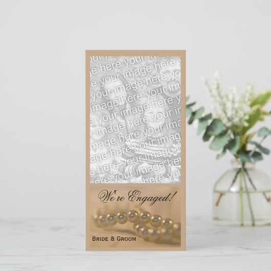 Carte de déclaration de fiançailles aux perles tor (Debout devant)