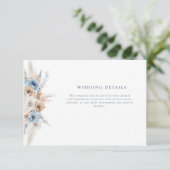 carte de détails de mariage à fleurs bleues boho (Debout devant)