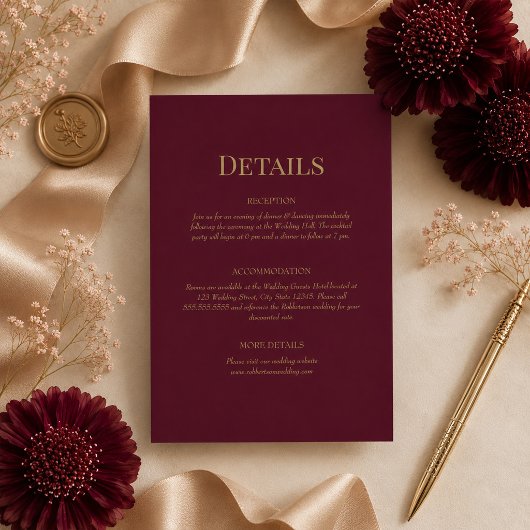 Carte de détails de mariage au monogramme doré de 