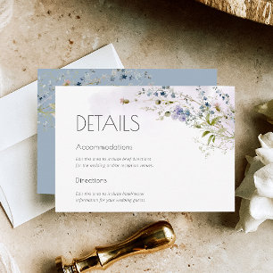 Carte de détails de mariage aux fleurs bleues pous