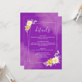Carte de détails de mariage florale violette (Devant/Arrière en situation)