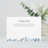 carte de détails mariage floral bleu poussiéreux (Debout devant)