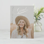 Carte de Faire-part Classy Script Graduation (Debout devant)