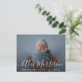 carte de faire-part de naissance de bébé en lettre (Debout devant)