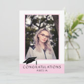 Carte de félicitations de fin d'études rose (Debout devant)